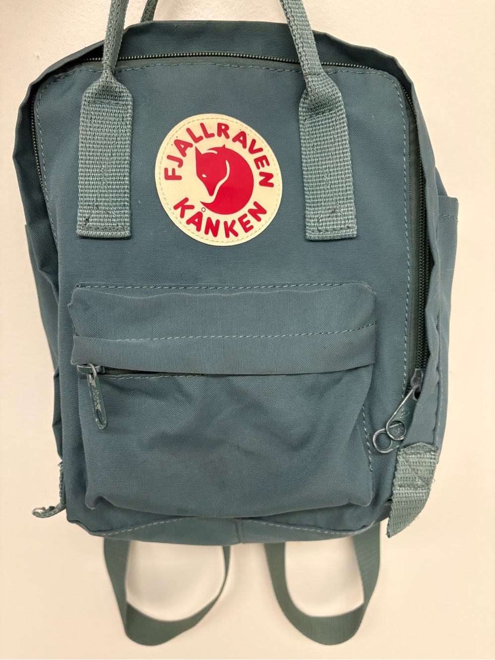 Fjallraven Kanken Mini in Frost Green
